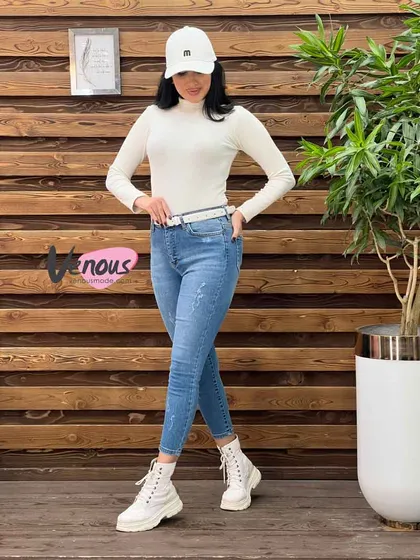 شلوار جین آبی زاپ‌دار