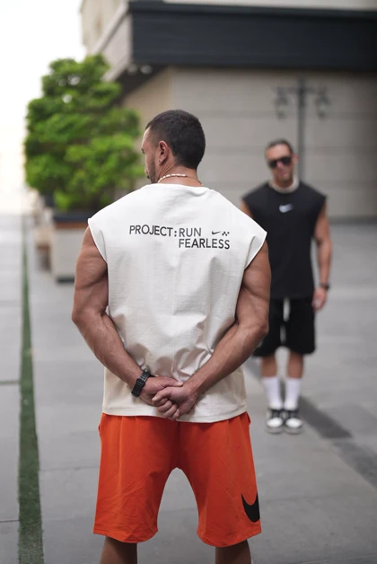 رکابی حلقه‌ای وست نایک سفید Pedro Pascal