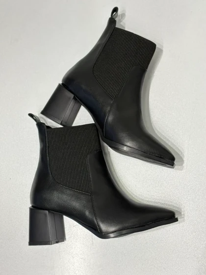 نیم بوت پاشنه‌دار بالا کش