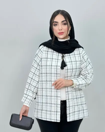 کت یقه‌منگوله