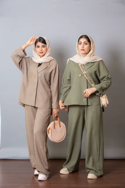 مانتو شلوار راه راه دو دکمه بغل چاک