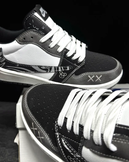 کتانی جردن تراویس نورث فیس