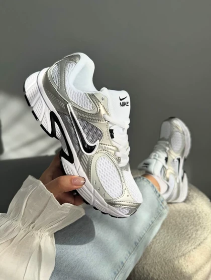 کتانی نایک وی پنج رانر سفید Nike V5 RNR white black