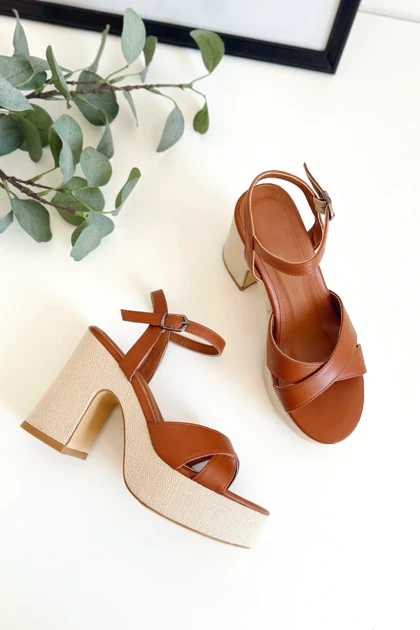 کفش پاشنه‌بلند کلاسیک زنانه polka-store polka-store