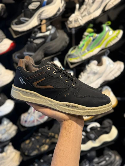 کتانی بزرگ پا کت مشکی