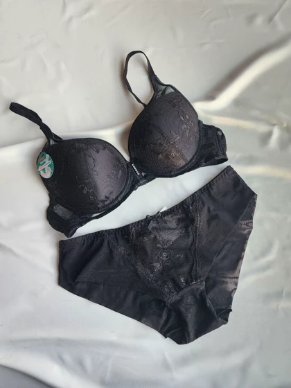 ست شورت و سوتین بدون جک فنردار اروپایی کد: 1731