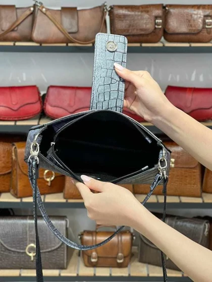 کیف چرم زنانه آسمان طوسی ابر و بادی سنگی چرم اصل گاوی