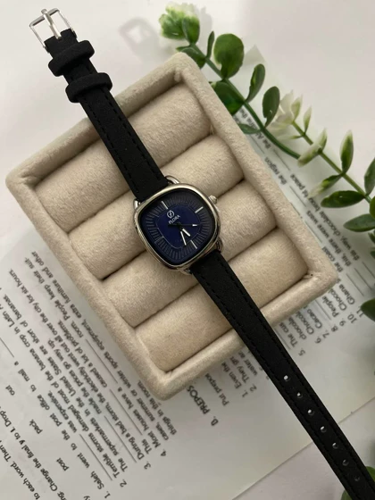 ساعت دفورمه چرمی زنانه 925