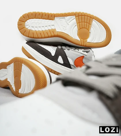 کفش کتانی مردانه طوسی سفید نایک NIKE SB