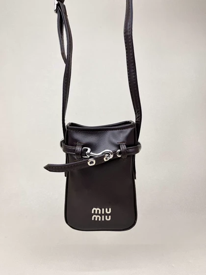 کیف زنانه پاسپورتی میو میو رو سگک MIU MIU کد 1651