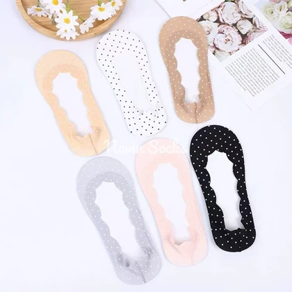 جوراب کالج خال‌خالی