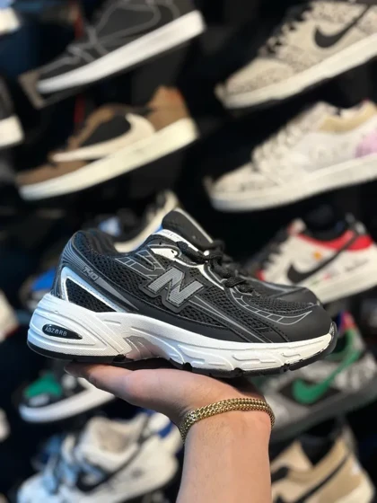 کتانی زنانه نیوبالانس 740 مشکی