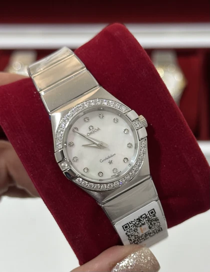 ساعت امگا کانسلیشن زنانه دورنگین فول سیلور ایندکس نگین Omega Constellation silver diamonds