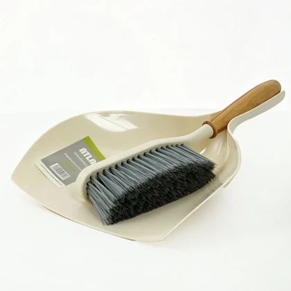 جاروب خاک انداز دستی دسته چوبی دینا