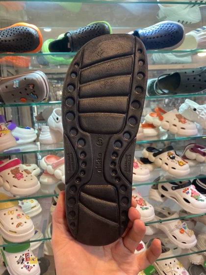 صندل طبی مردانه نیکتا مدل ضربدری قهوه ای