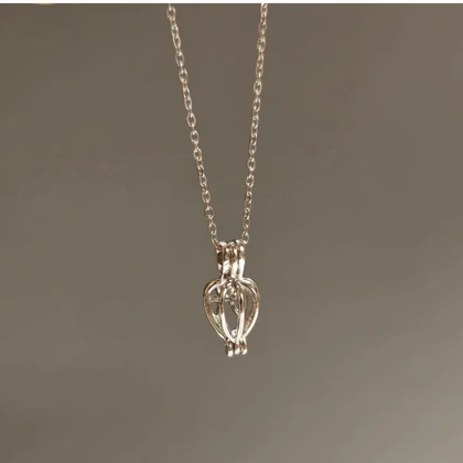 گردنبند صدف مروارید طبیعی عشق وارداتی با باکس گل
