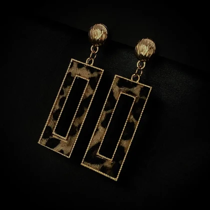 گوشواره پلنگی مستطیلی B39