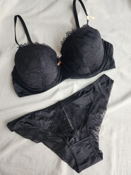 ست شورت و سوتین دانتل جکدار فنردار اروپایی AngGee کد: 5210