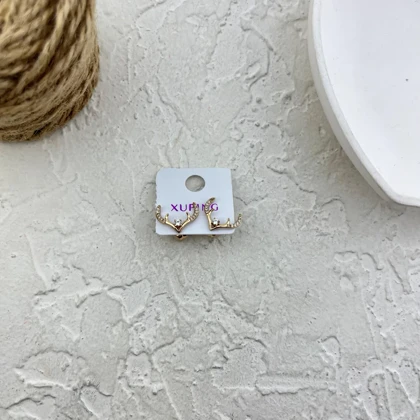 گوشواره زنانه ژوپینگ مدل سروینا طرح شاخ گوزن با نگین درخشان