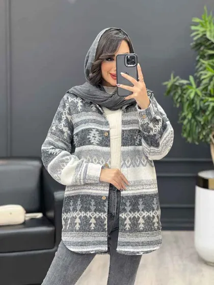 شکت طرحدار دکمه چوبی