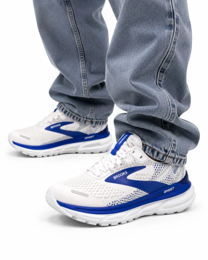 کفش کتانی رانینگ زنانه بروکس سفید آبی Brooks
