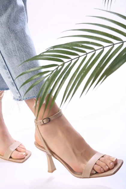 کفش پاشنه‌بلند کلاسیک زنانه shoeberry shoeberry