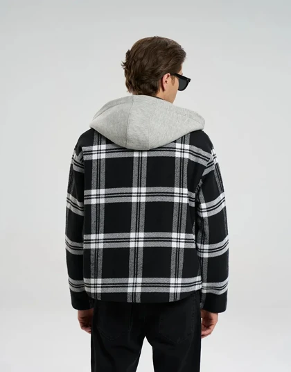 کلاه دار چهارخانه