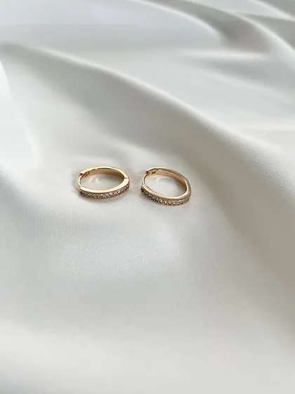 گوشواره نگین‌دار ظریف