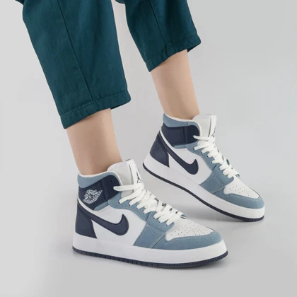 کفش و کتانی رنگ سفید آبی مدل نایک NIKE Jordan 1 ساق‌دار کد 71613