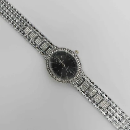 ساعت مچی زنانه مجلسی ریلانس Riluns نگین‌دار با موتور کوارتز