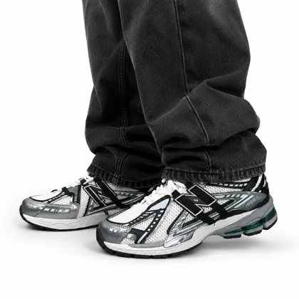 کتانی مردانه نیوبالانس 1906 سفید نقره ای New BALANCE 1906