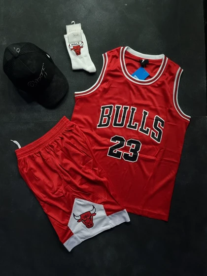 ست بسکتبالی قرمز BULLS