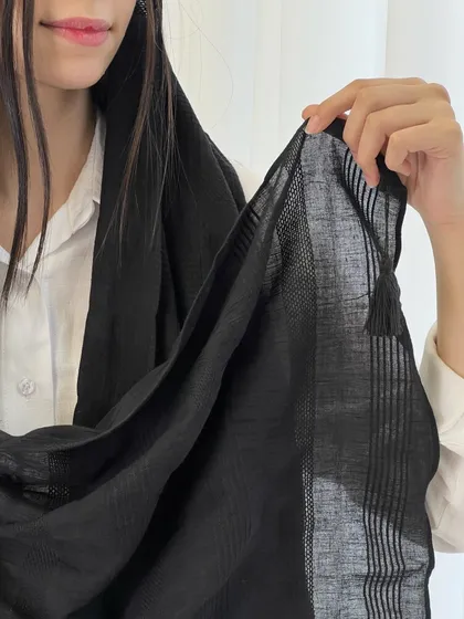 شال مشکی طرحدار