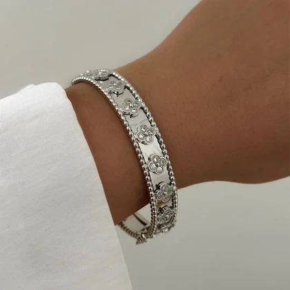 نیم ست دستبند انگشتر ون کلیف نقره‌ای کد 806