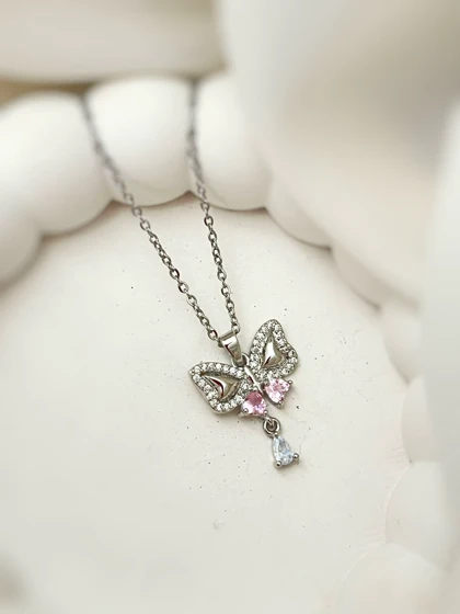 گردنبند دخترانه پروانه صورتی