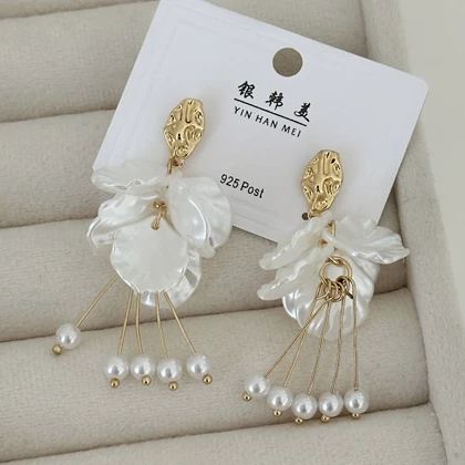 گوشواره زنانه مرواریدی گلبرگ کد 869