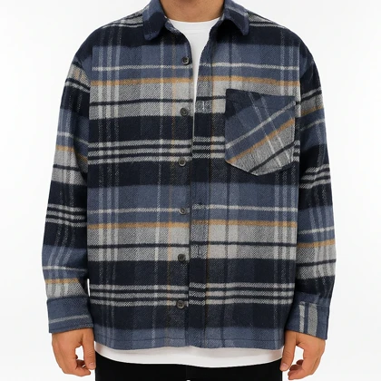 پیراهن پشمی مردانه قواره باکسی و لطیف بسیار گرم و شیک مناسب زمستان 1404