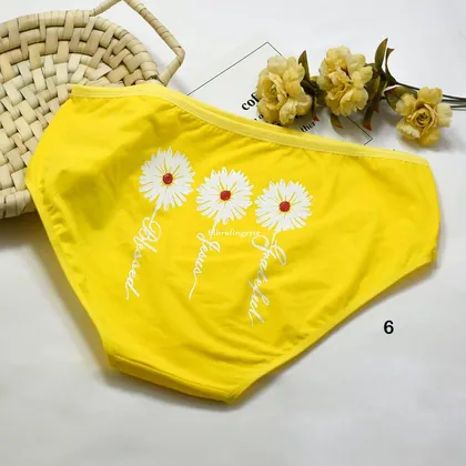 شورت زنانه نخی سه گل کوزا