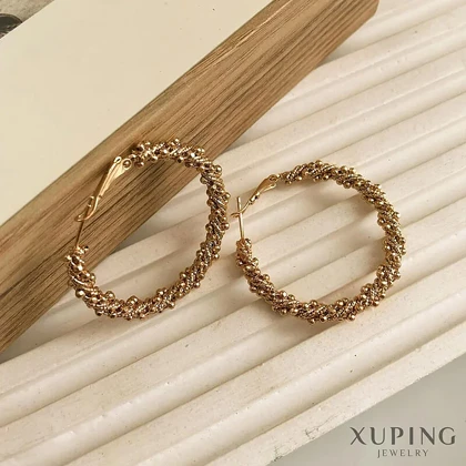 گوشواره حلقه‌ای بافت البرنادو ژوپینگ، درخشش بی نظیر و طراحی خاص Xuping