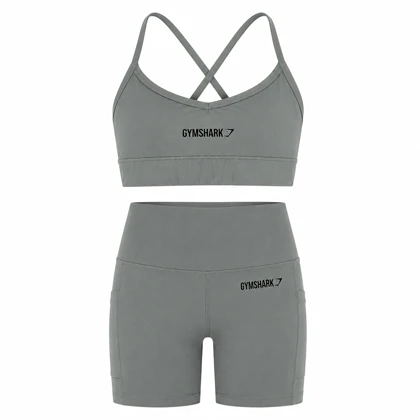 ست نیم‌تنه و بایکر Gymshark