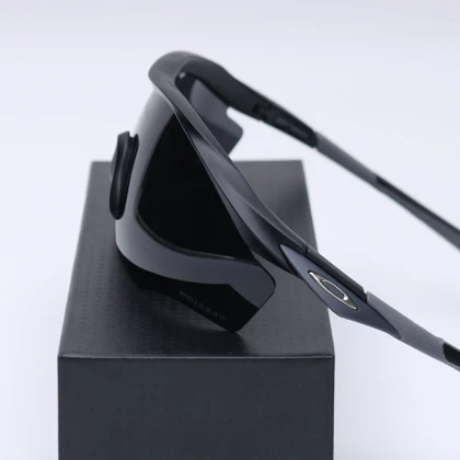 عینک از برند OAKLEY کد 181454