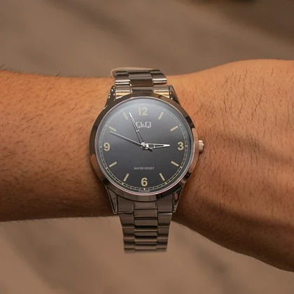 ساعت مچی مردانه کیو اند کیو C10A-050PY