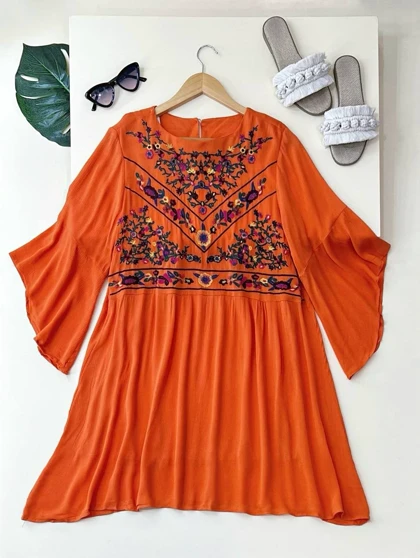 پیراهن نخ کریشه گلدوزی شده کد 1828