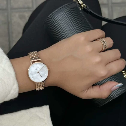 ساعت زنانه دنیل ولینگتون رزگلد صفحه گرد نگینی DW-5414-L