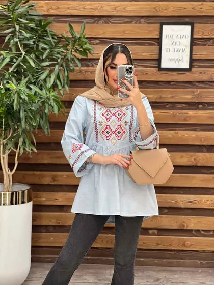 مانتو جلو بسته گلدوزی رنگی