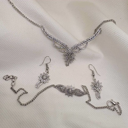 سرویس کامل برند شین مدل «فرشته برفی» | آبکاری رادیوم و نگین‌کاری ظریف (با گارانتی)