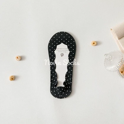 جوراب کالج خال‌خالی