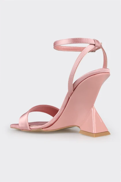 صندل زنانه اله elle