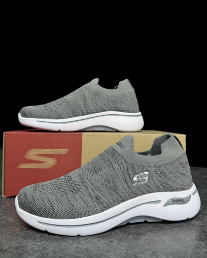 کتانی اسکیچرز جورابی