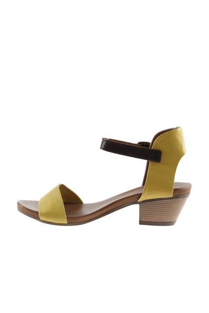 صندل زنانه بوئنو bueno